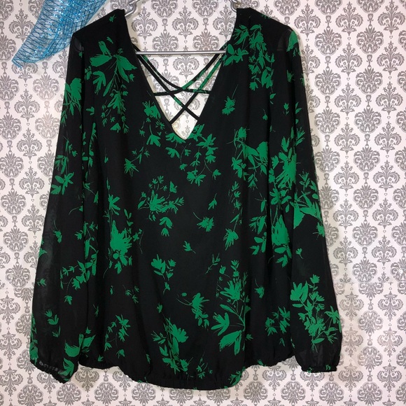 Torrid Floral print Chiffon Crossback blouse - Picture 6 of 7